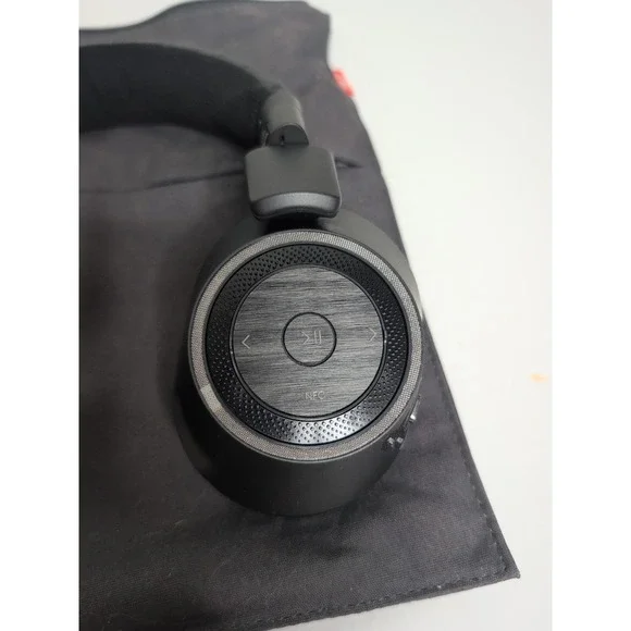 Plantronics Voyager 8200 UC USB-C Model: B8200 With Lined Bag And USB